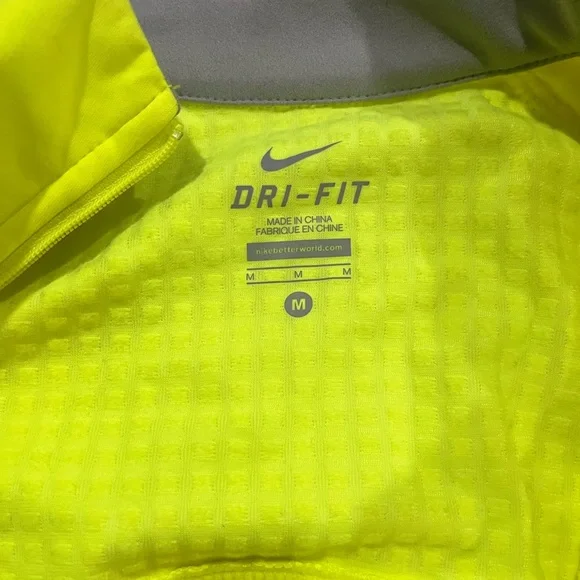 Nike Women’s Fluorescent Yellow Running jacket - Picture 4 of 5